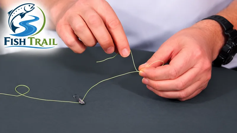 Forming a loop in fishing line before tying a clinch knot to a through-body mormyshka